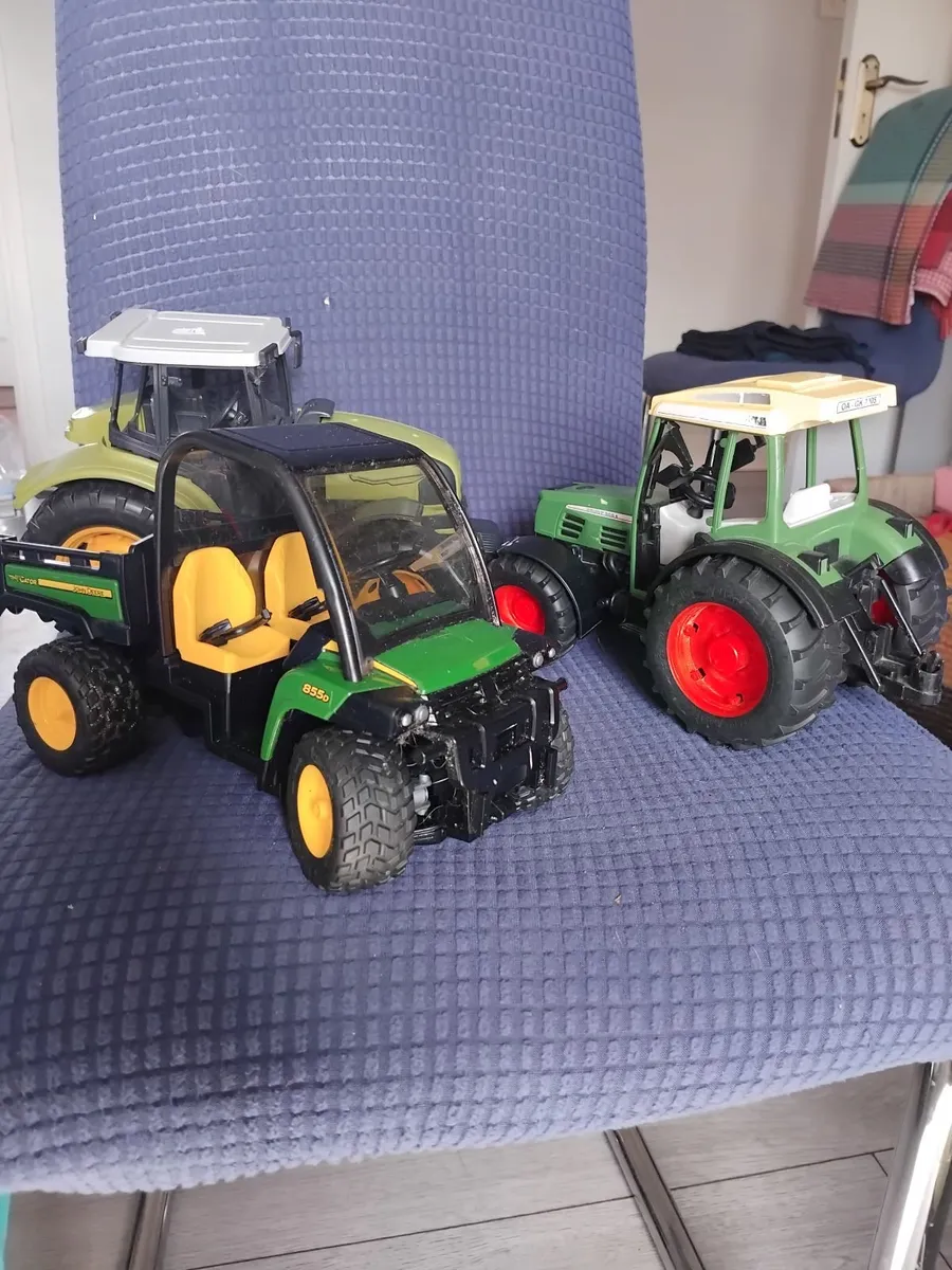 Toy tractors and construction - Image 2