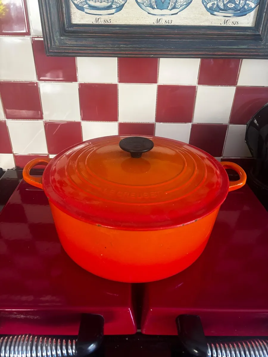 Le Creuset 28 inch casserole dish