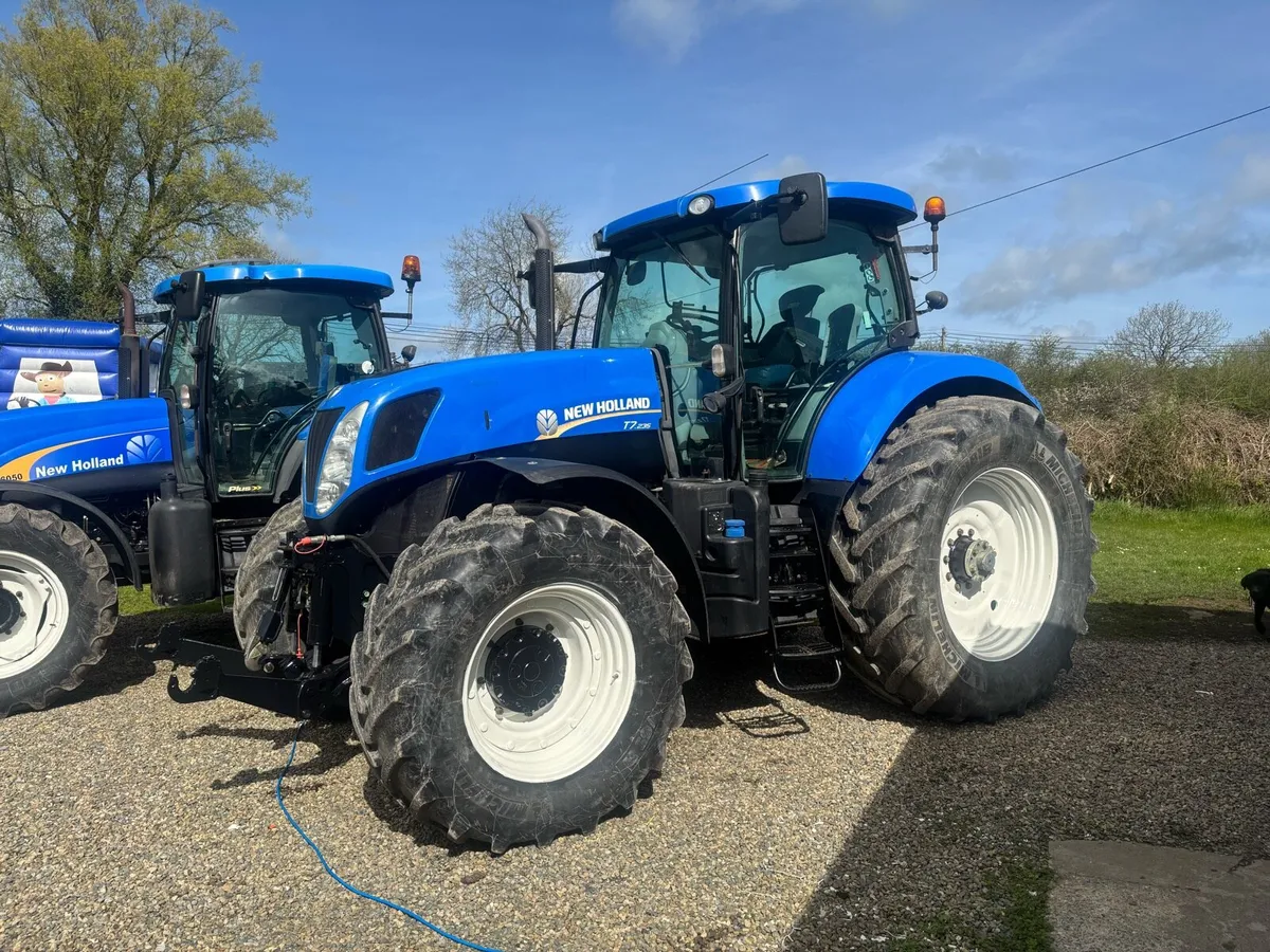 New Holland T7.235 - Image 1