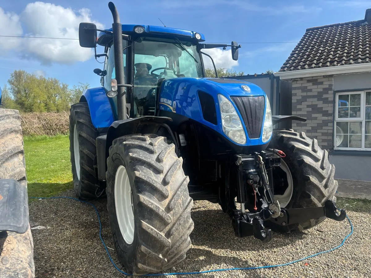 New Holland T7.235 - Image 2