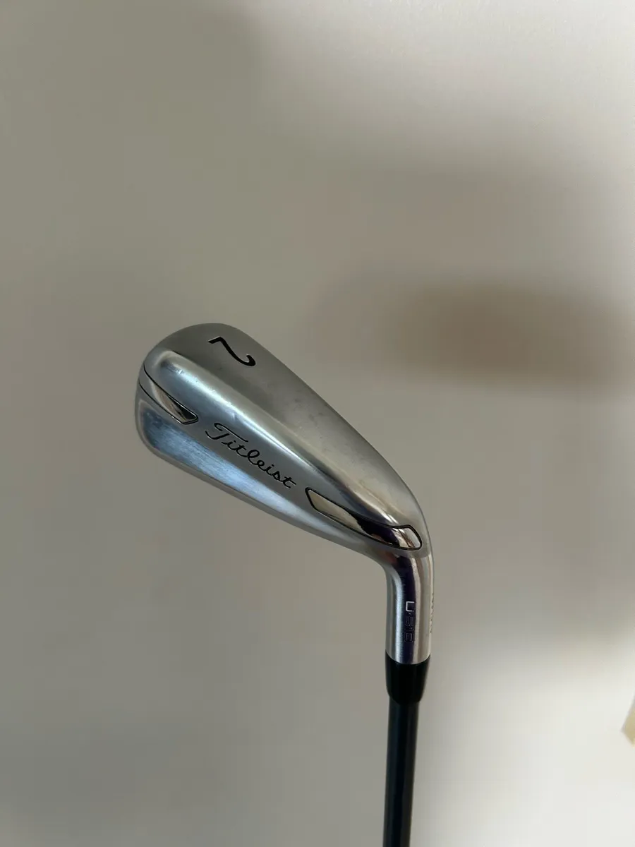Titleist 2 iron - Image 1