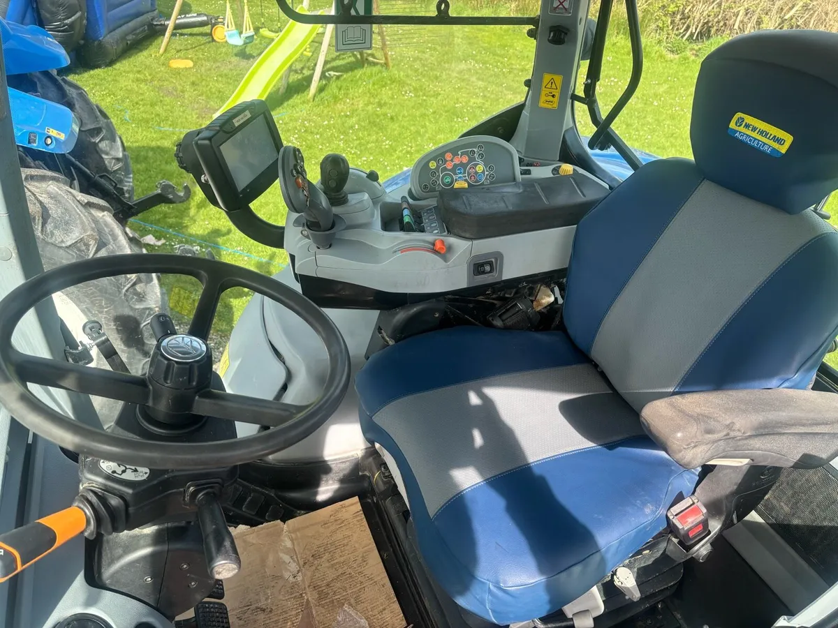 New Holland T7.235 - Image 4