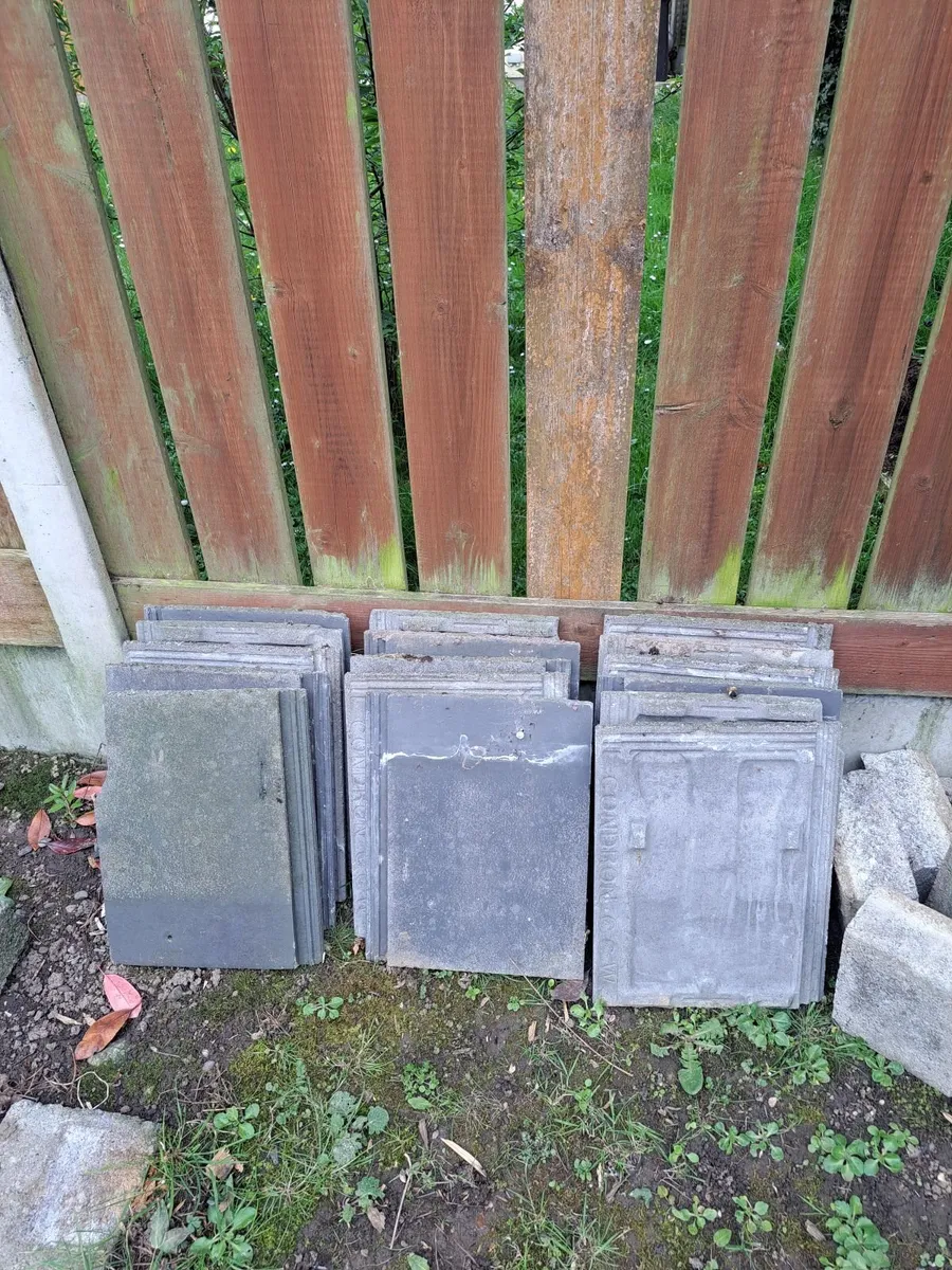 Slate roof tiles x 15