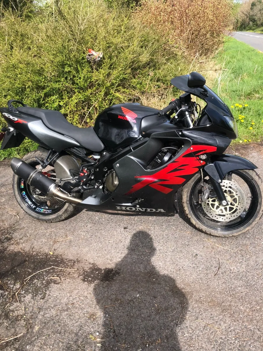 00 Honda CBR 600F - Image 1