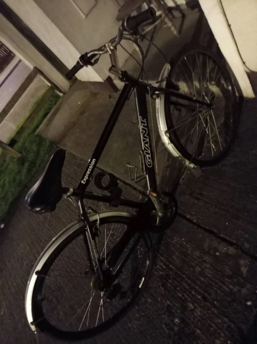 Giant Expression LX city Bike - Image 1