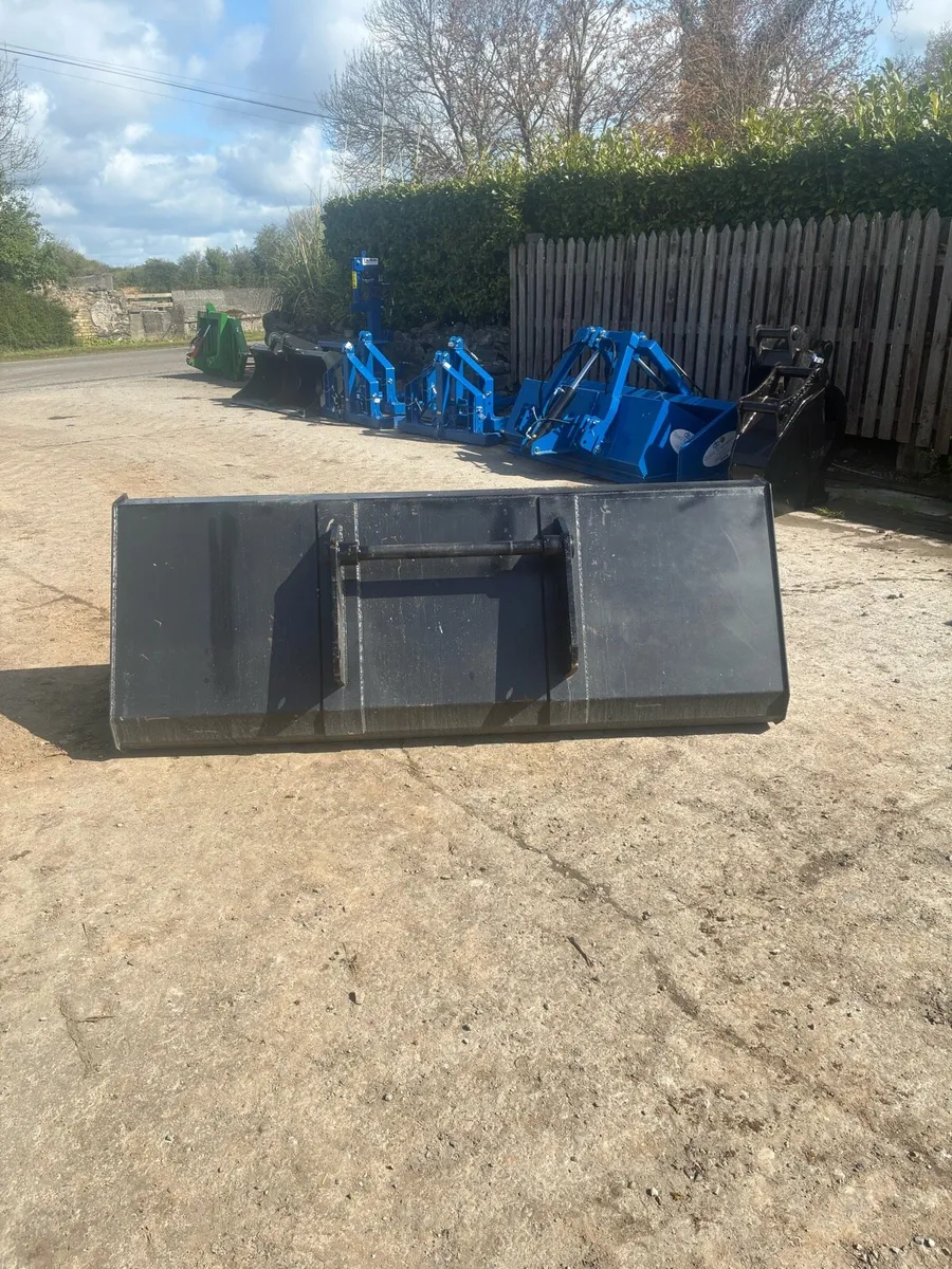 Manitou telehandler bucket - Image 4