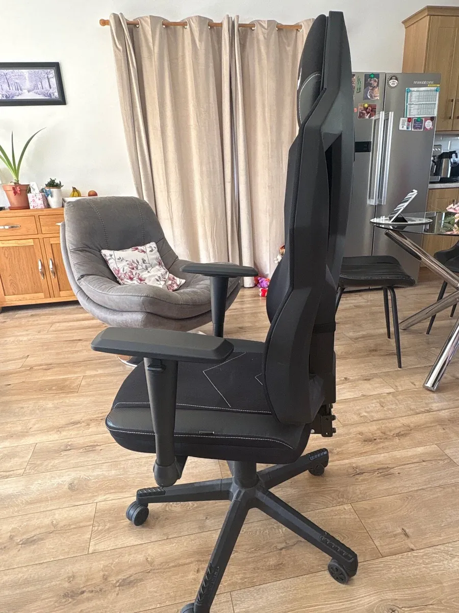 Huzaro combat 6.2 gaming chair - Image 3