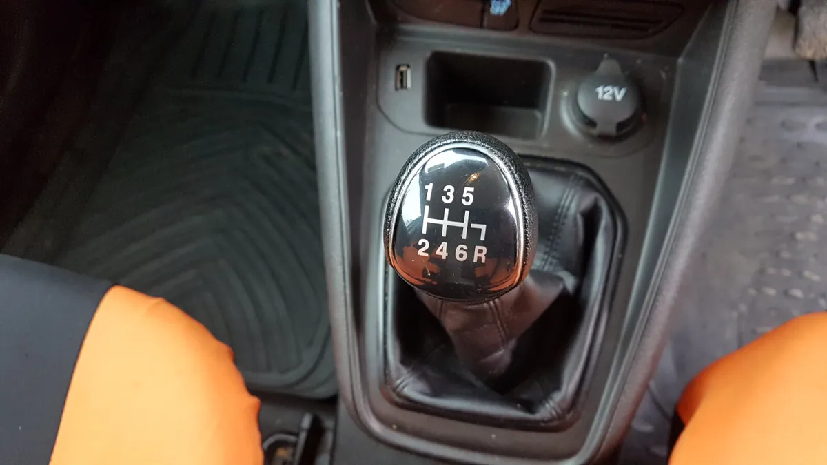 Ford Courier TRENDLINE 6 SPEED NO VAT - Image 4