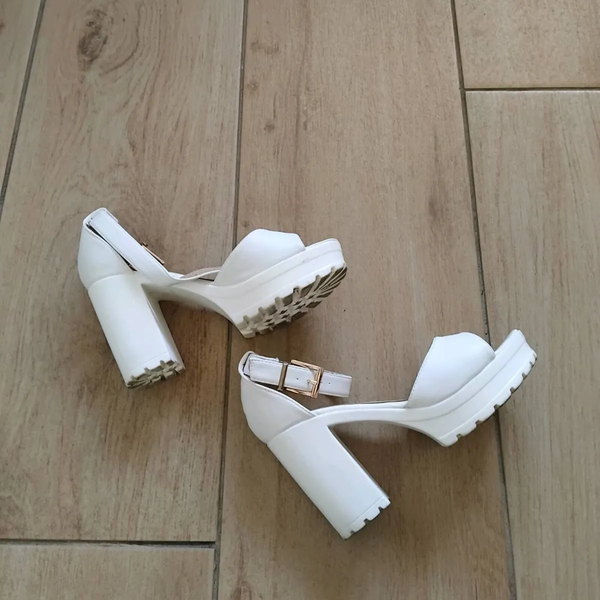 Ladies shoes - Image 1