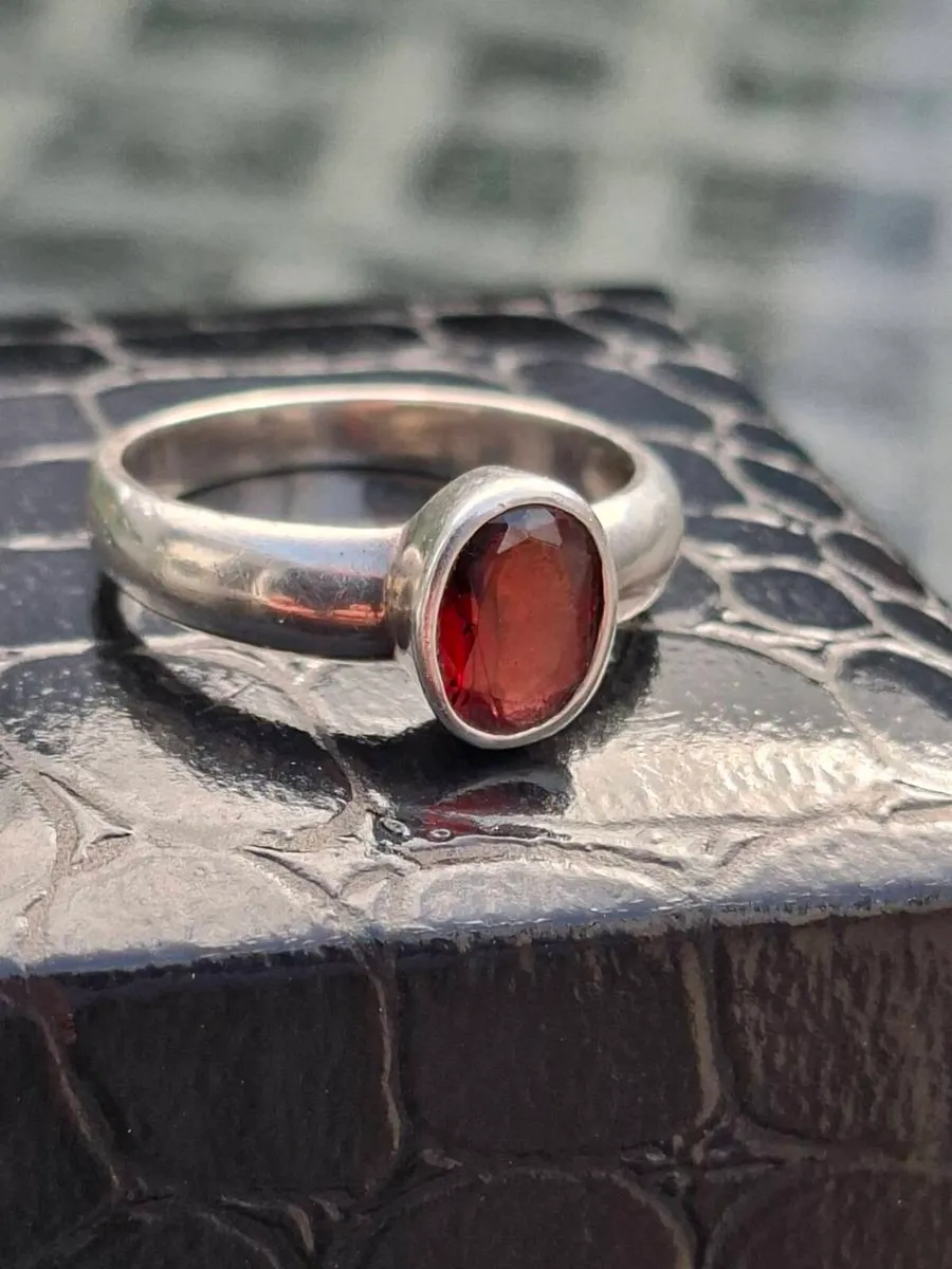 Lovely Vintage Sterling Silver Ring - Image 2