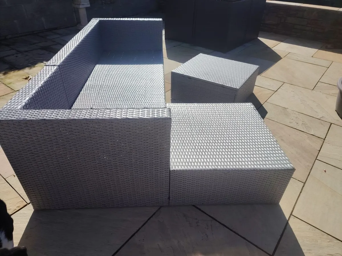 Garden furniture - Image 2