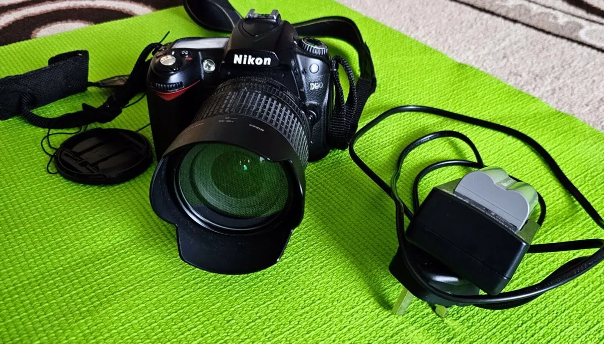 Nikon D90 with AF-S DX 18-105mm f/3.5-5.6 G ED VR - Image 3
