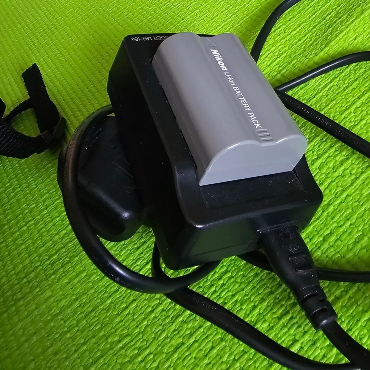 Nikon D90 with AF-S DX 18-105mm f/3.5-5.6 G ED VR - Image 4