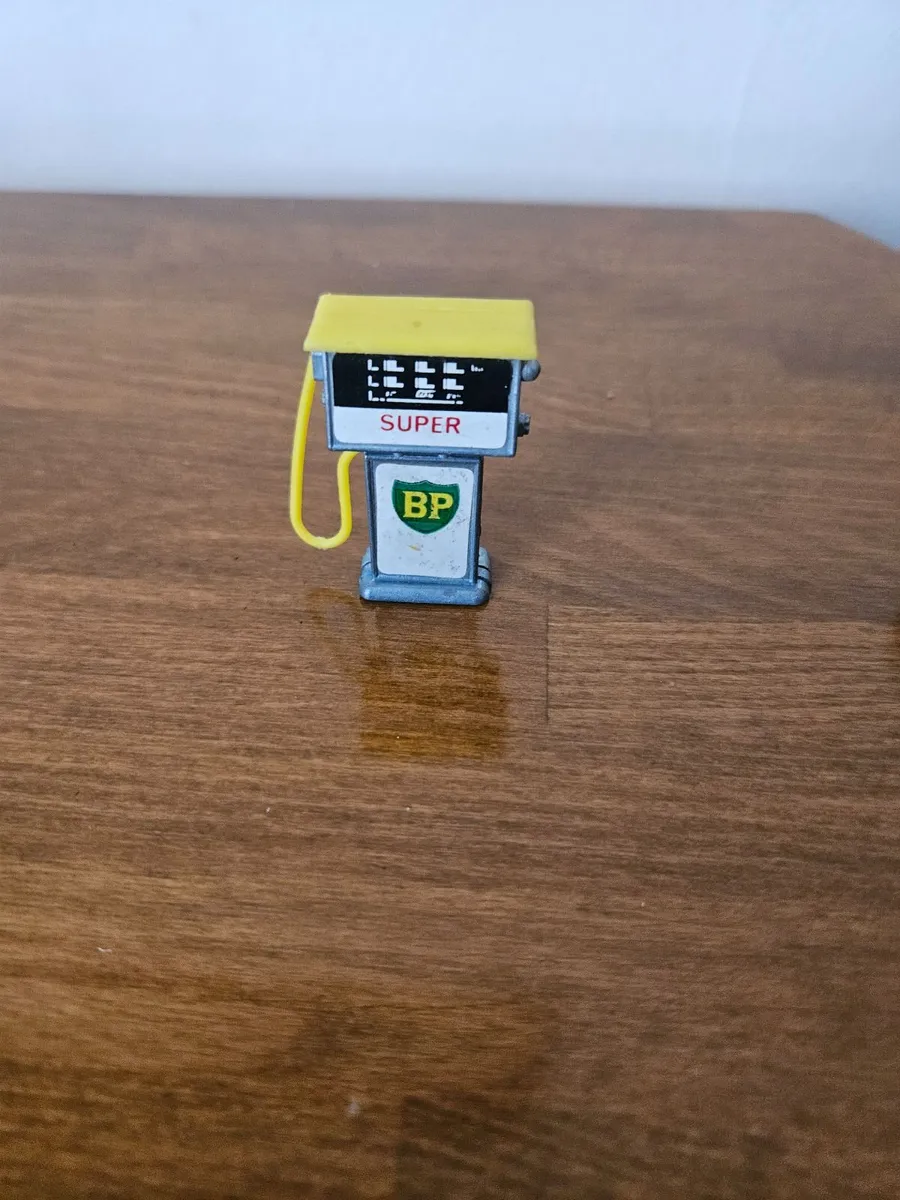 Matchbox Corgi Dinky Petrol Pump