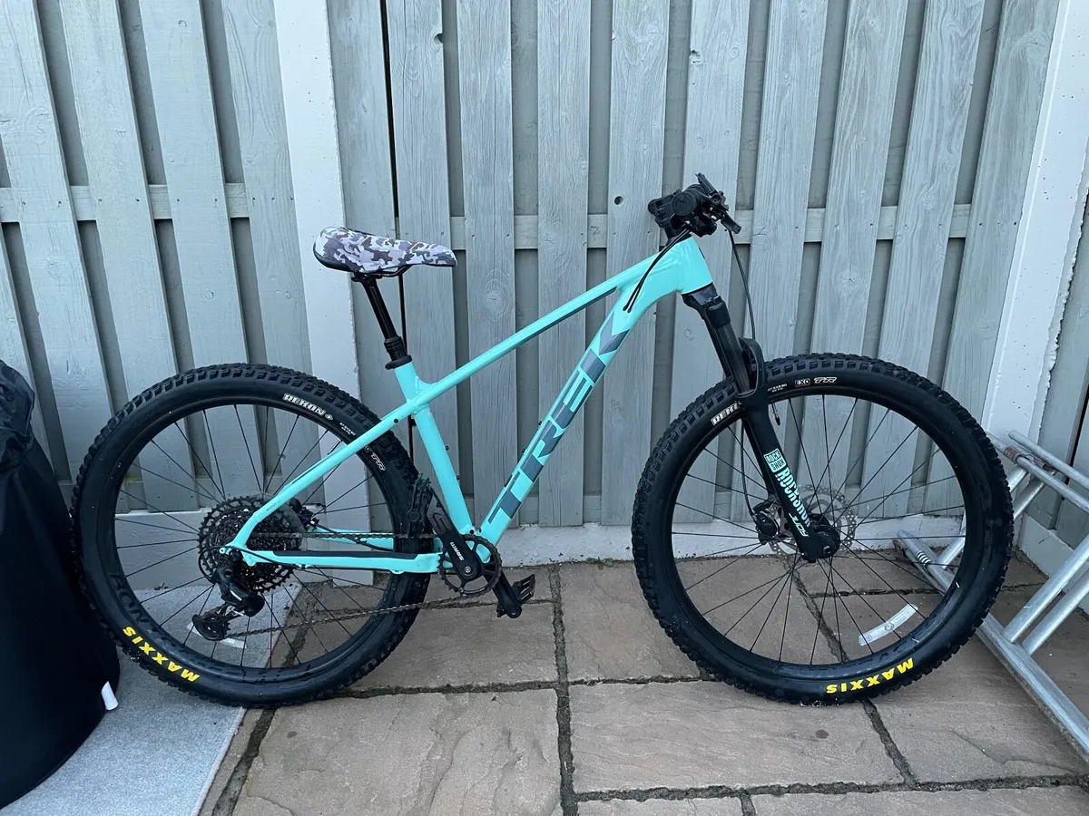 Mountain Bike- Trek Roscoe 7 - Image 1