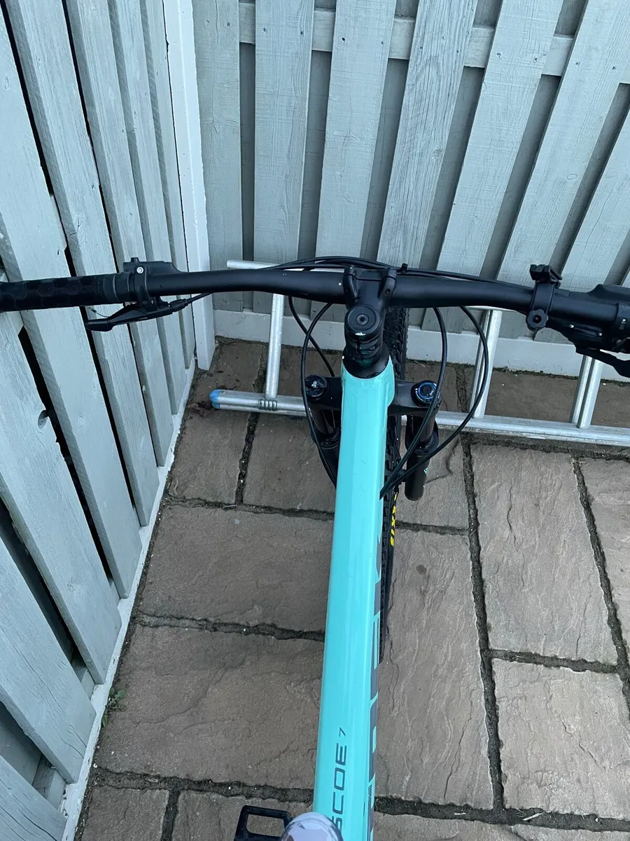 Mountain Bike- Trek Roscoe 7 - Image 4