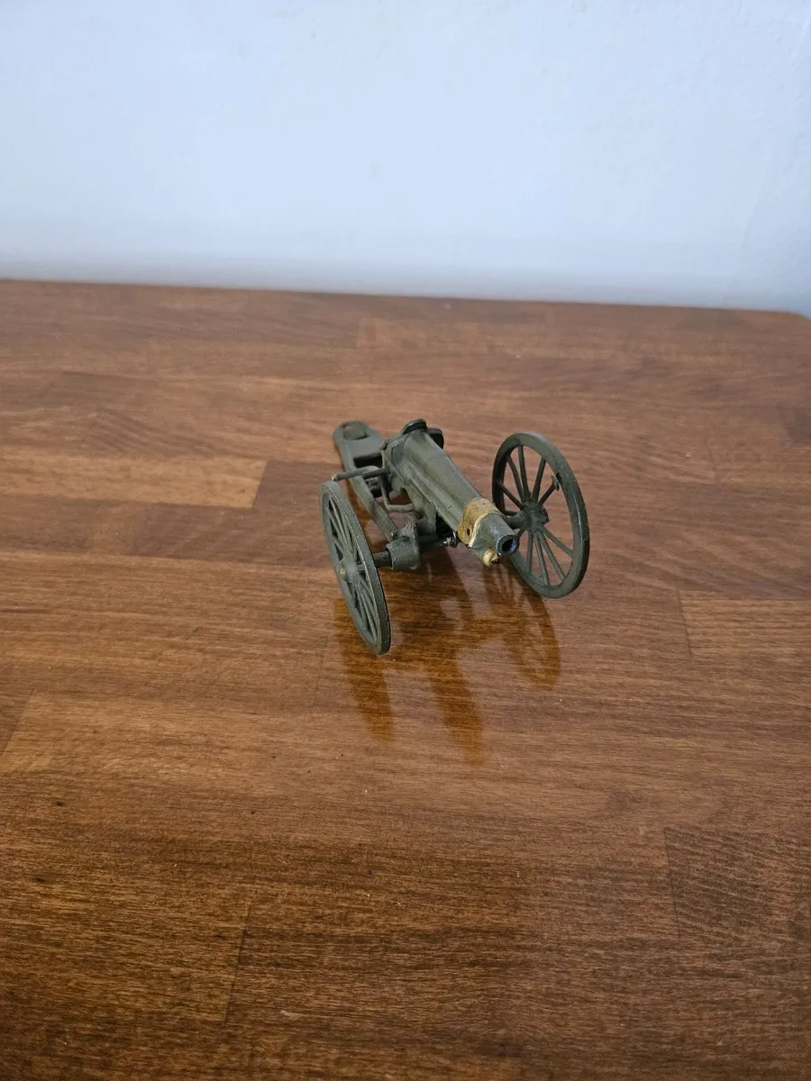 Britain's 1950's British WW1 Artillery - Image 1