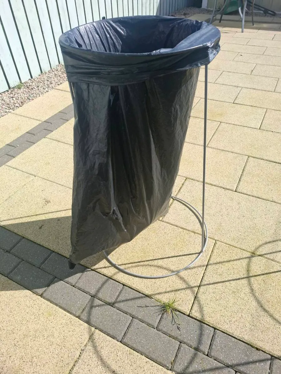 Wire Black Bag Holders . - Image 2