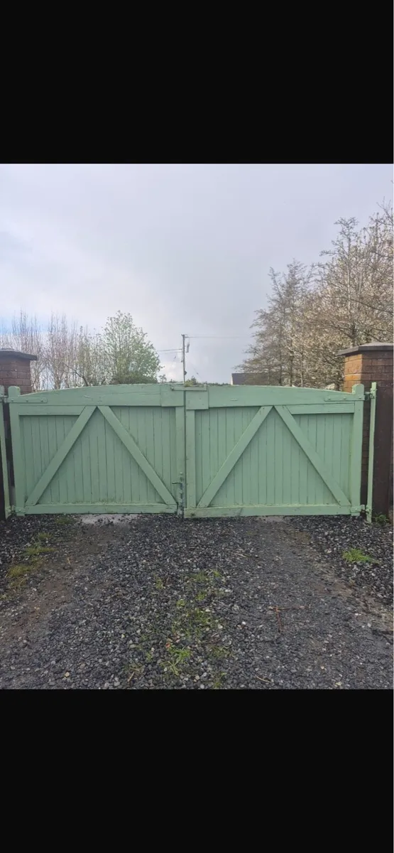 Wooden Gates - Image 2