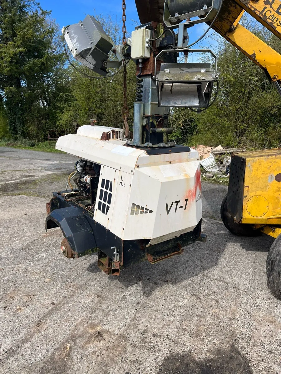 Light tower for parts - Image 1