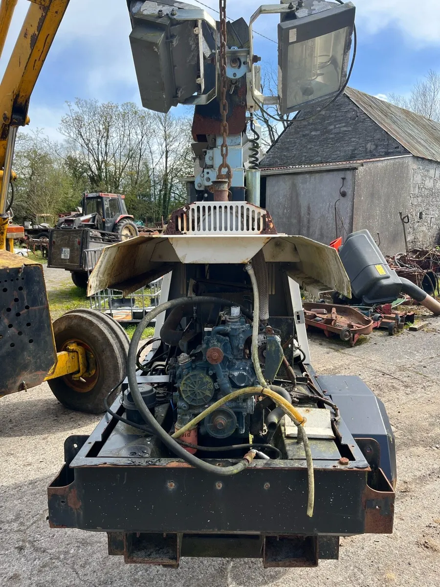 Light tower for parts - Image 4