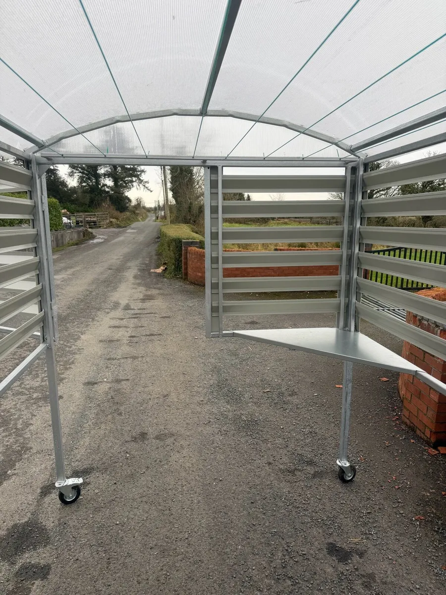 Covered clothes lines - Image 3