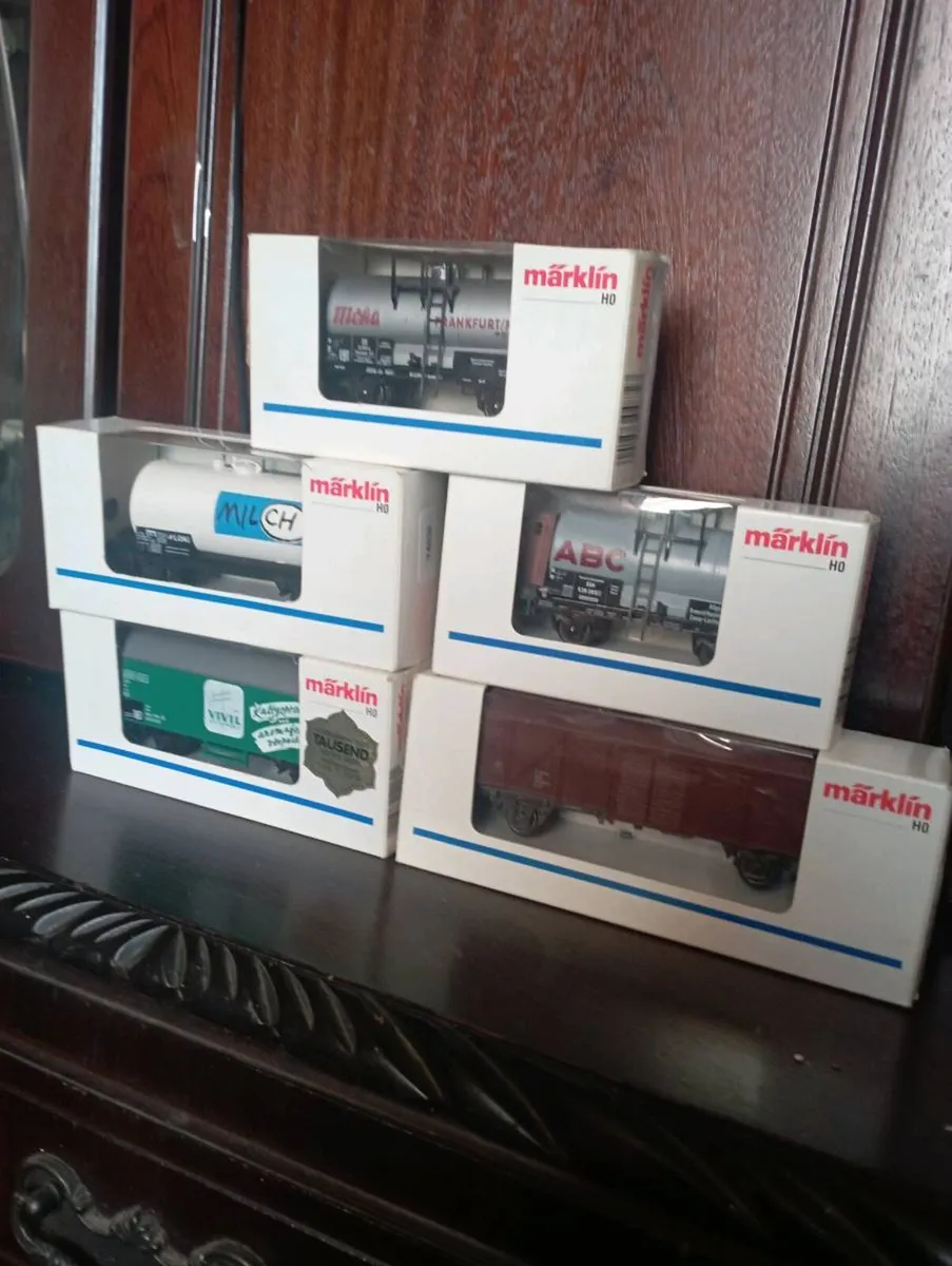 DUCH MARKLIN  MODLE TRAIN FREIGHT WAGONS - Image 1