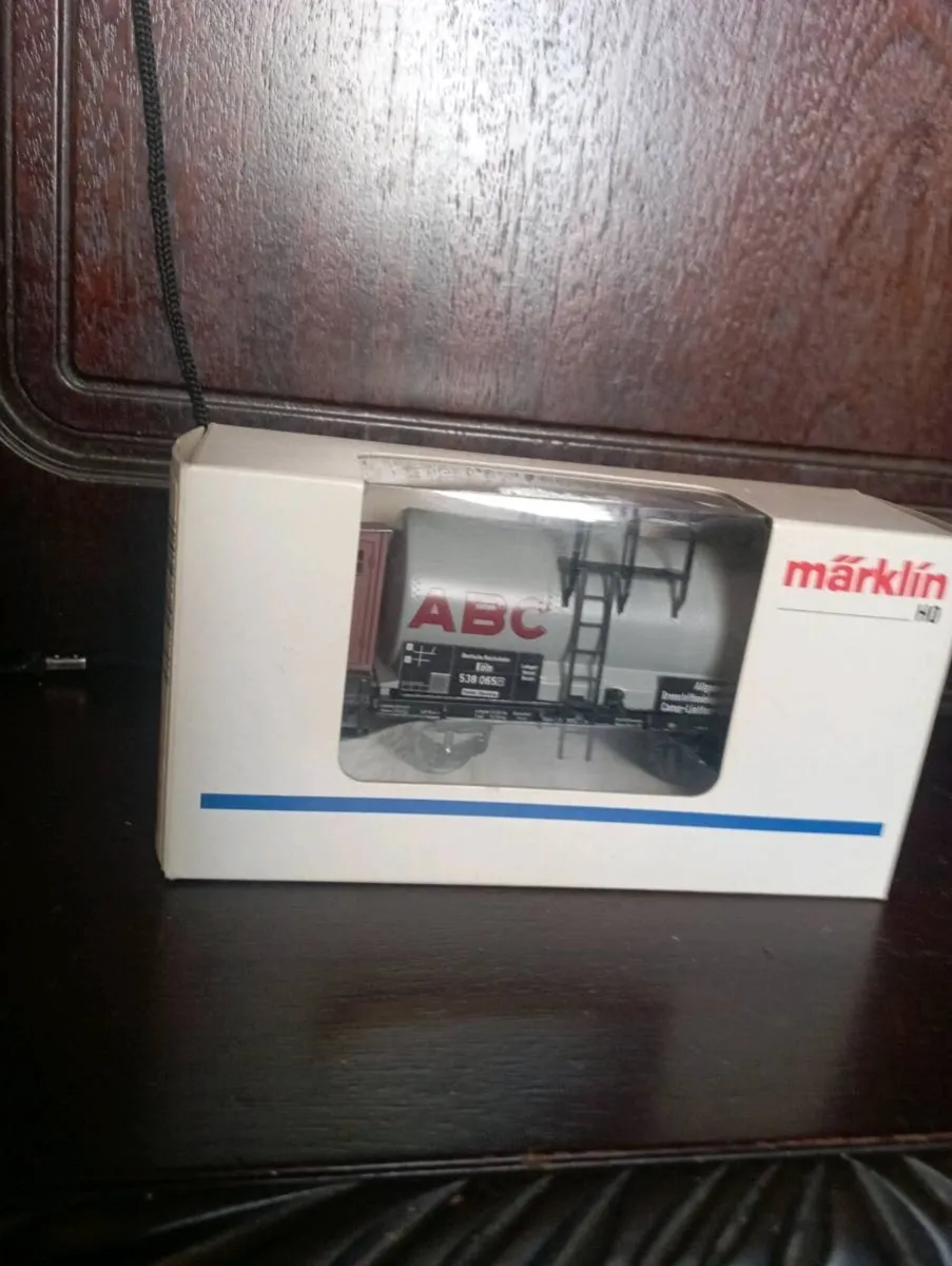 DUCH MARKLIN  MODLE TRAIN FREIGHT WAGONS - Image 3