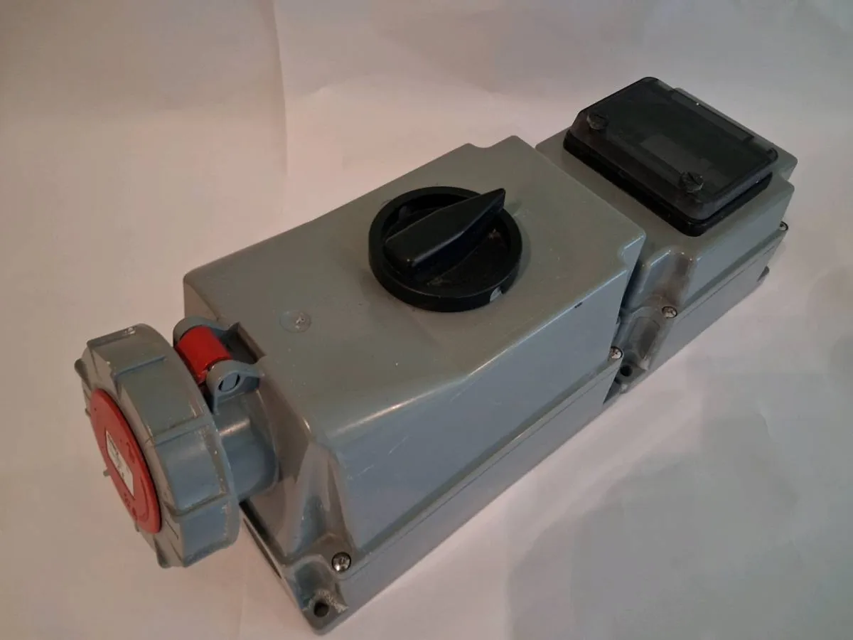 Postage - Garo 63A 380-415V 3P+N+E - IP66 + IP67 S - Image 1