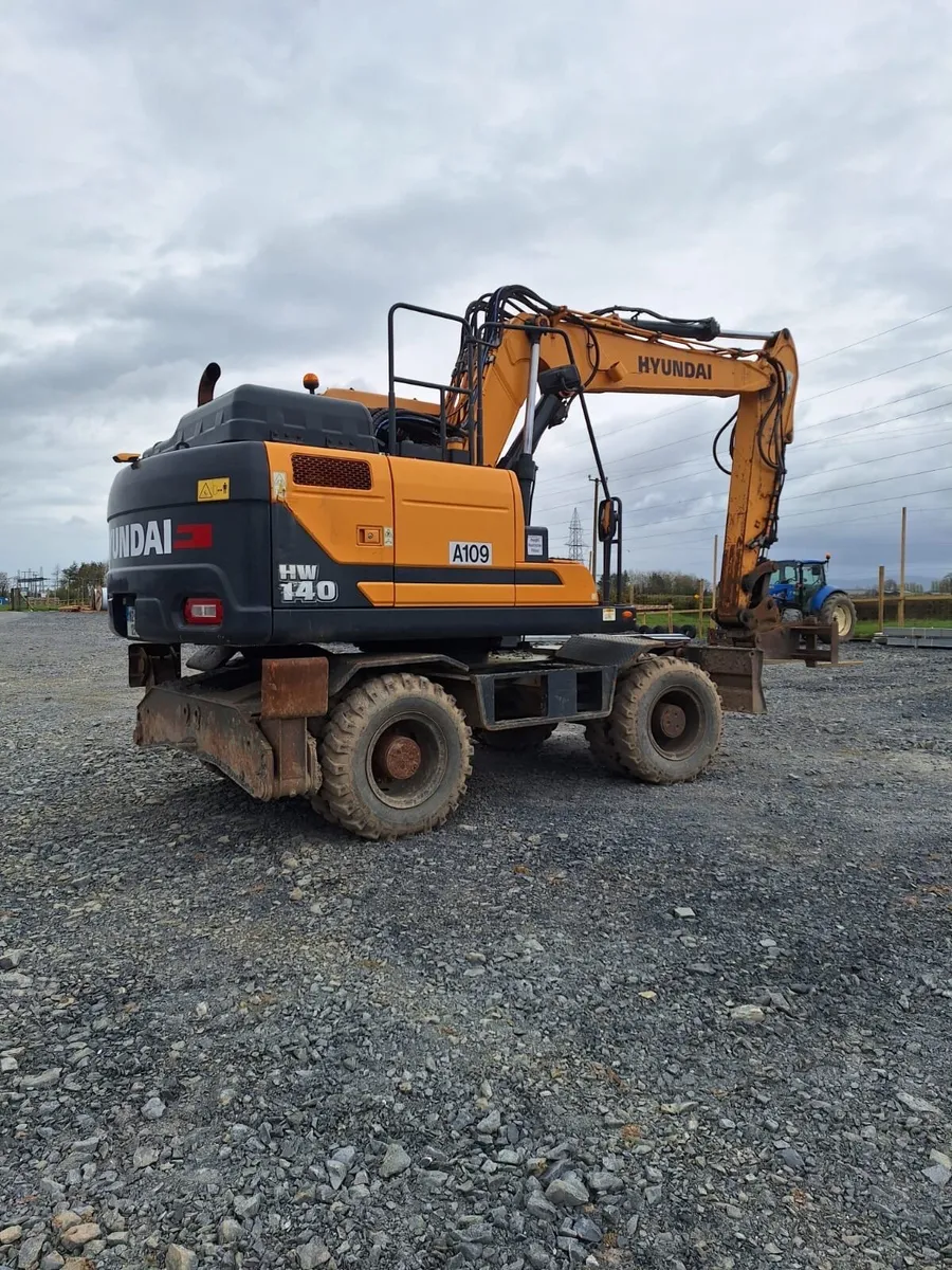 Hyundai rubber duck - Image 2
