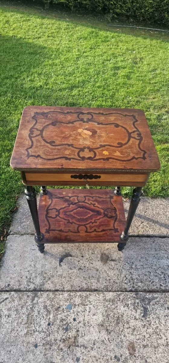Antique table - Image 1
