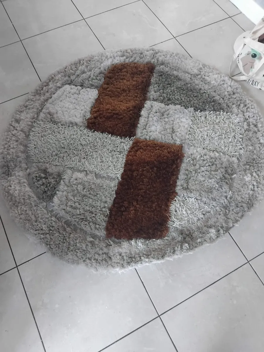 Round rug - Image 1