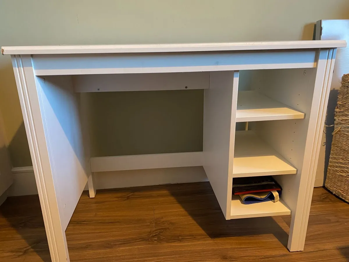 Working Table - Image 1