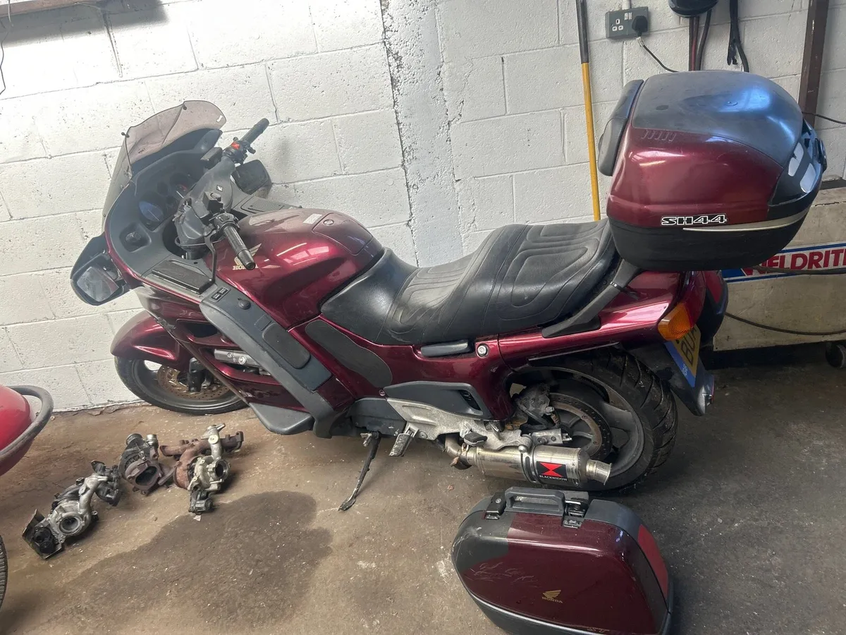 Honda pan European - Image 1