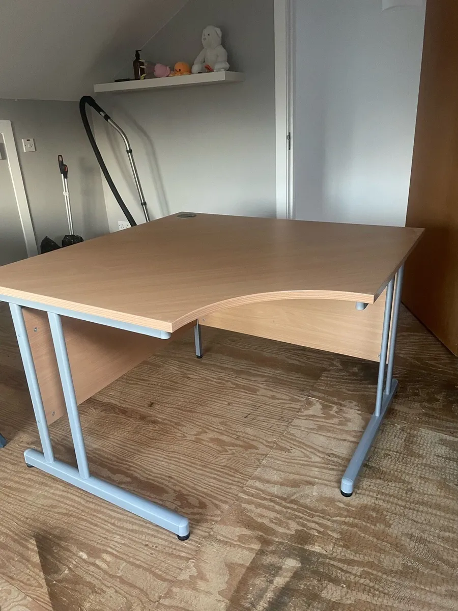 Office desk - Image 2