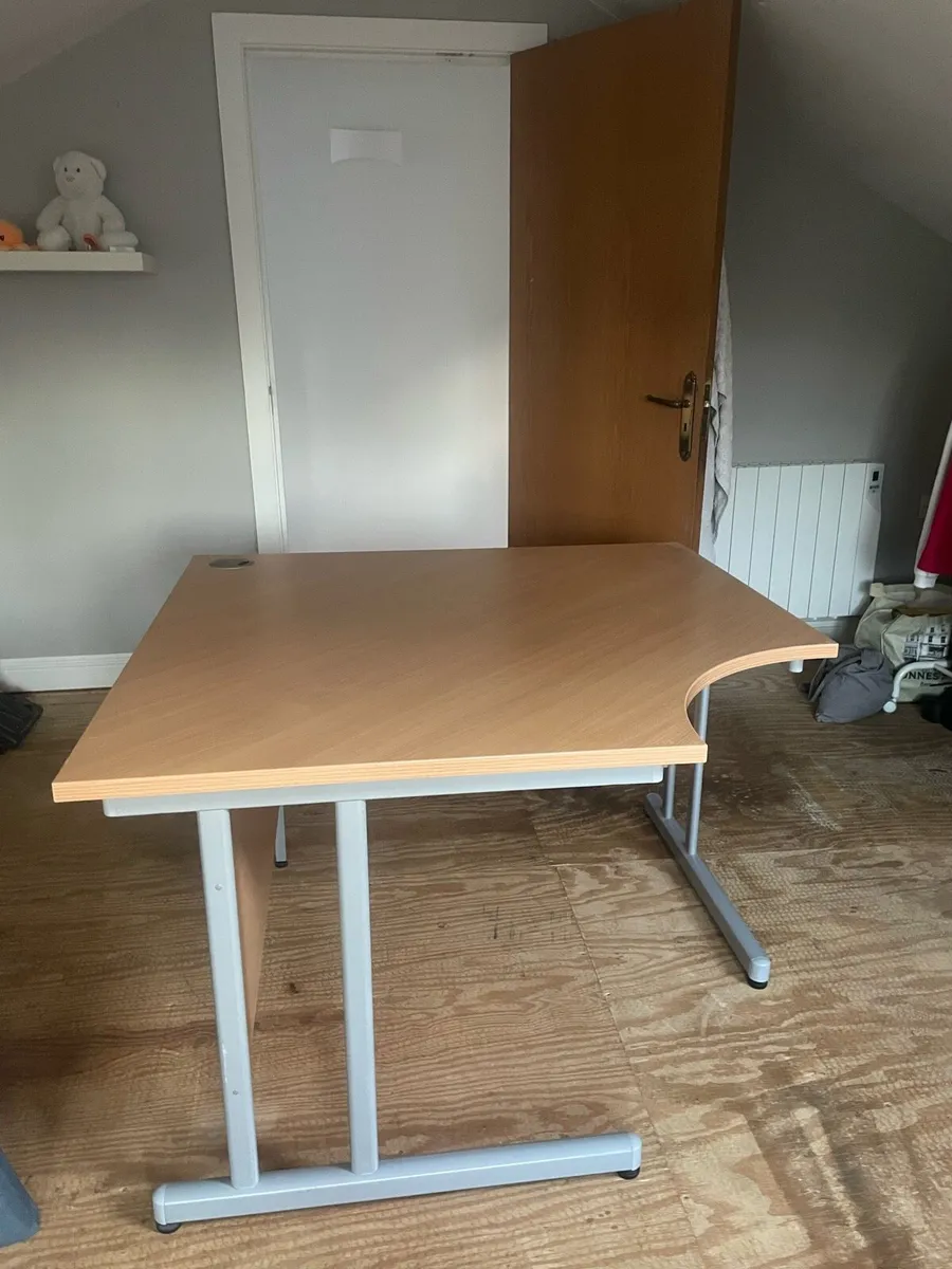 Office desk - Image 3