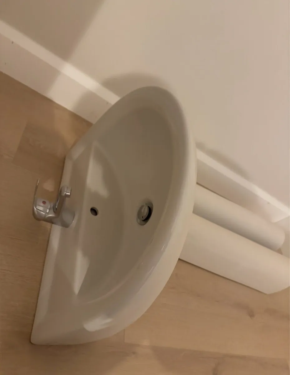 Bathroom Sinks - Brand New - Armitage Shanks White - Image 4