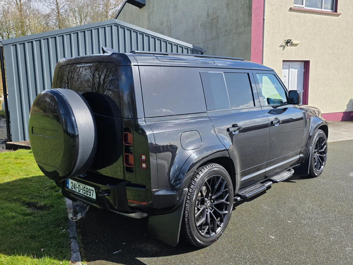 2024 LAND ROVER DEFENDER D300 X-DYNAMIC - Image 2