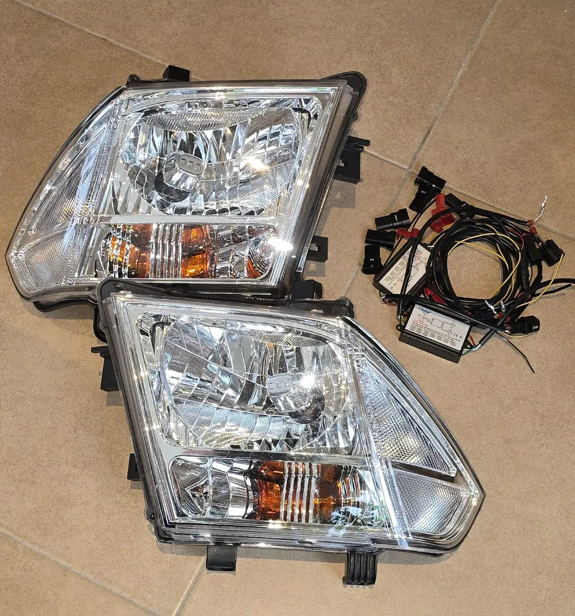 Nissan Navara D40 Front Lights 12V - Image 1