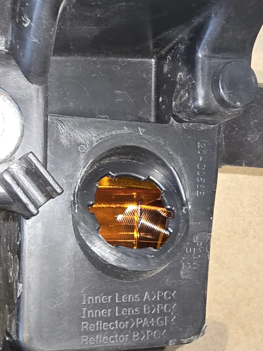 Nissan Navara D40 Front Lights 12V - Image 4