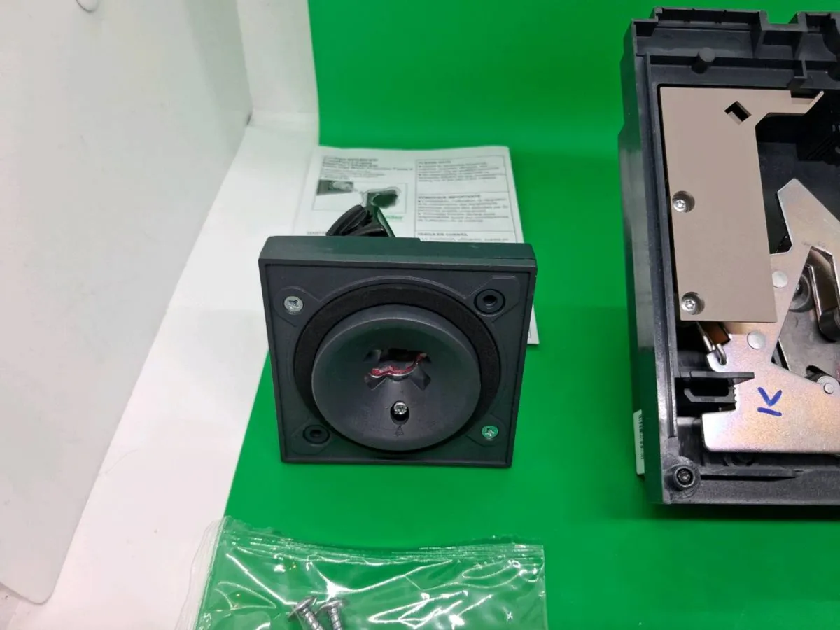 Postage - Schneider LV432598 Extended Rotary Handl - Image 4