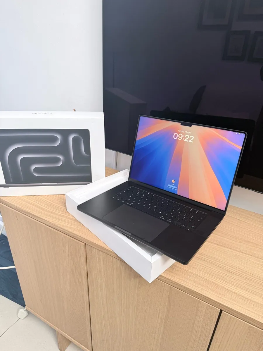 MacBook M3 pro 2024 - Image 2