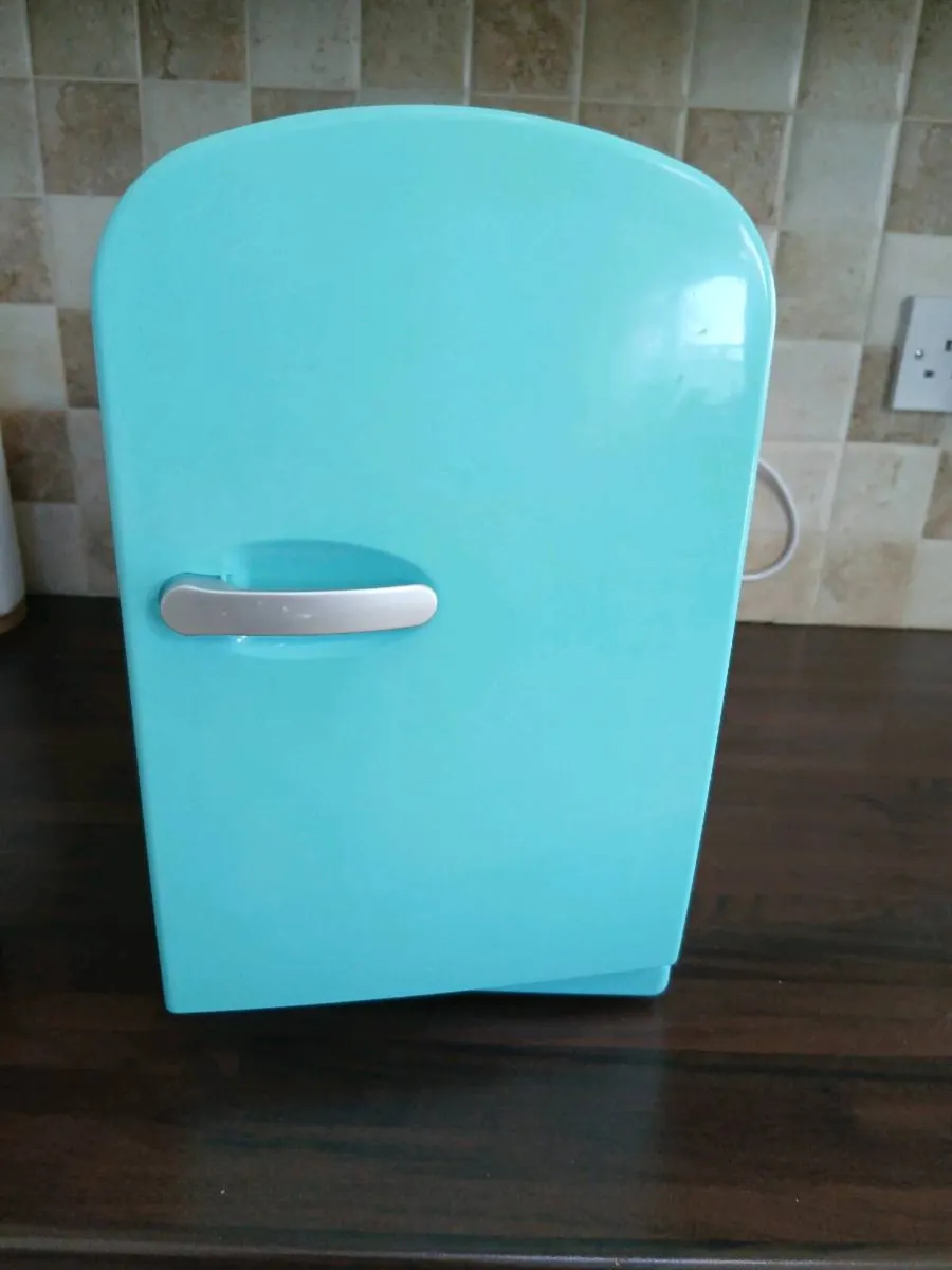 MINNI FRIDGE - Image 1