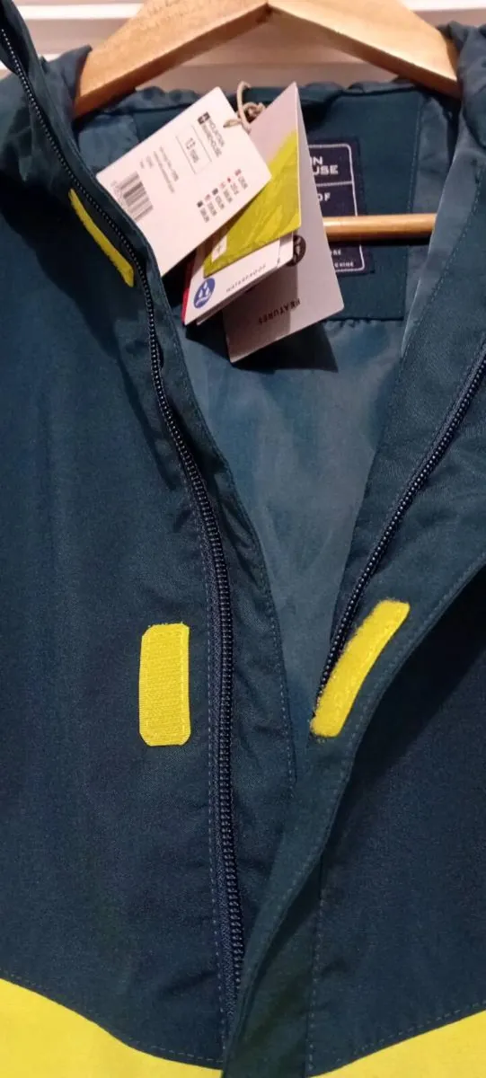 Boys Jacket NEW - Image 4