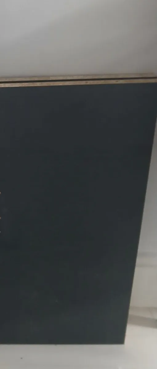 Free Counter top and  2 black wooden pieces - Image 3