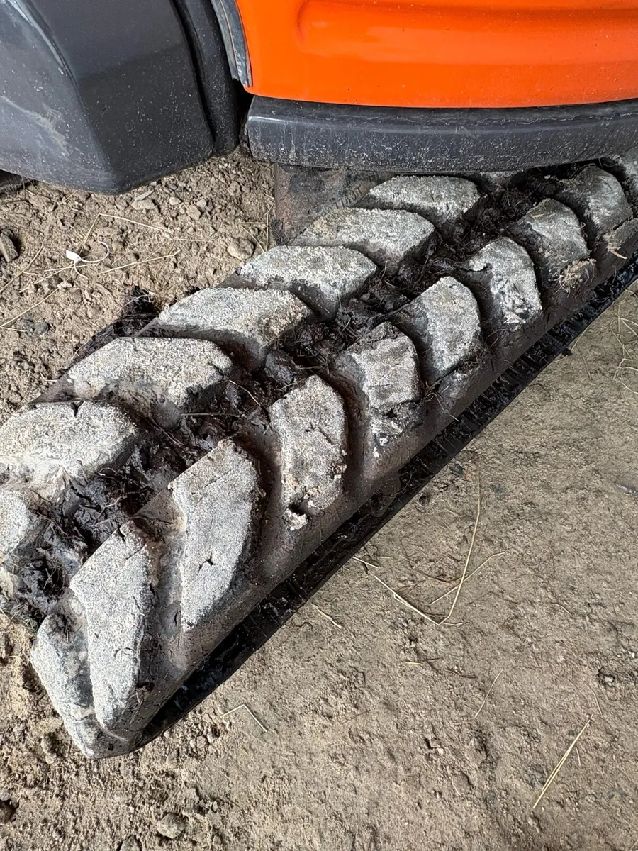 2019 hitachi 33u - Image 2