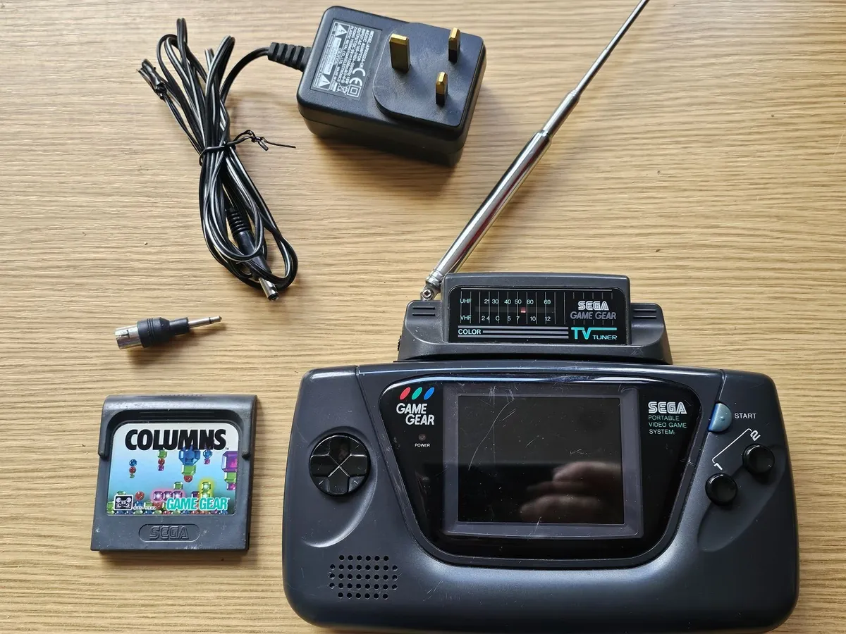 Sega Game Gear TV adapter and Tetris Columns - Image 1
