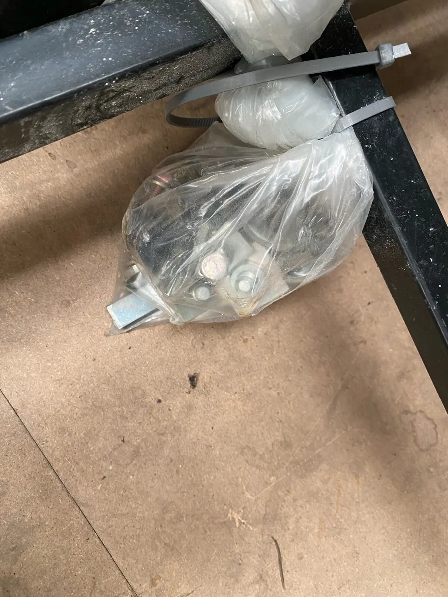 Caddy maxi roof rack - Image 3