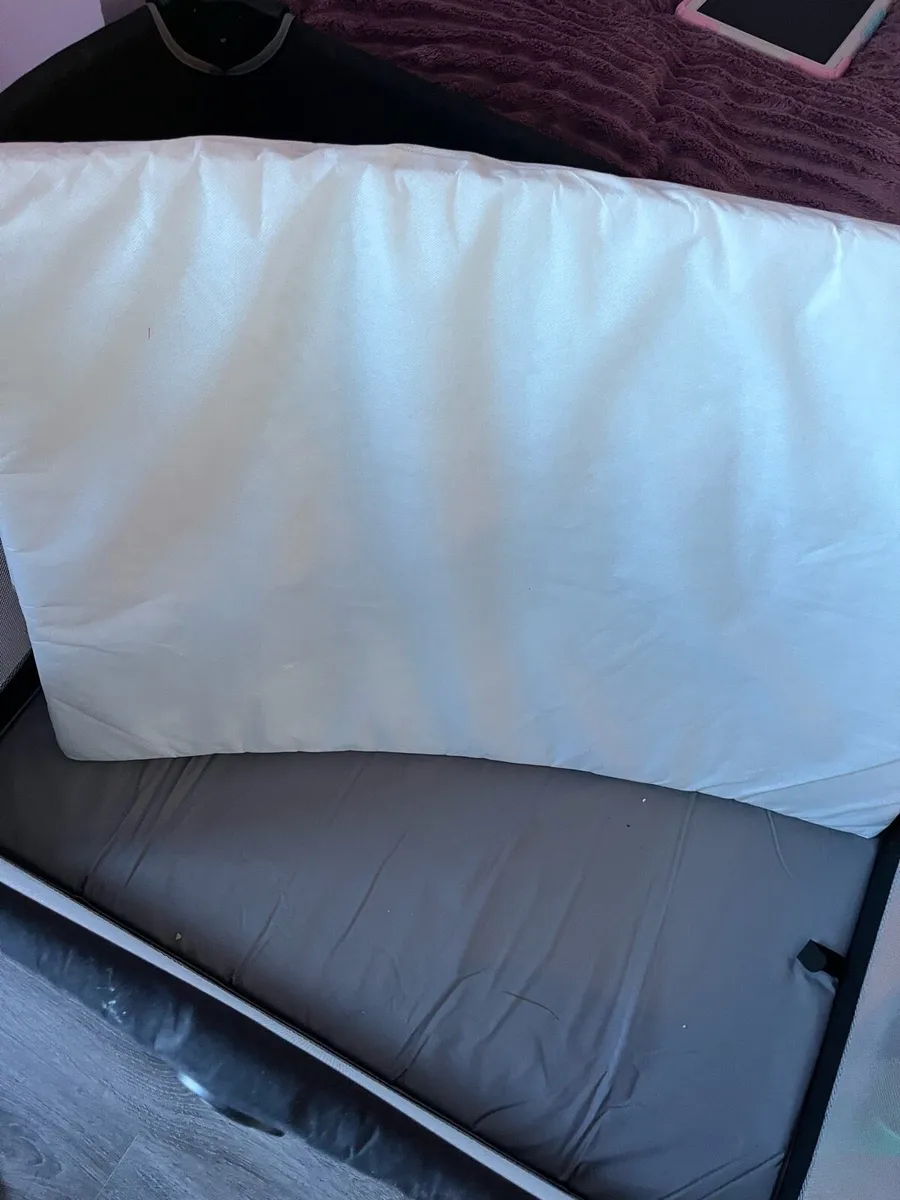 Travel cot - Image 4