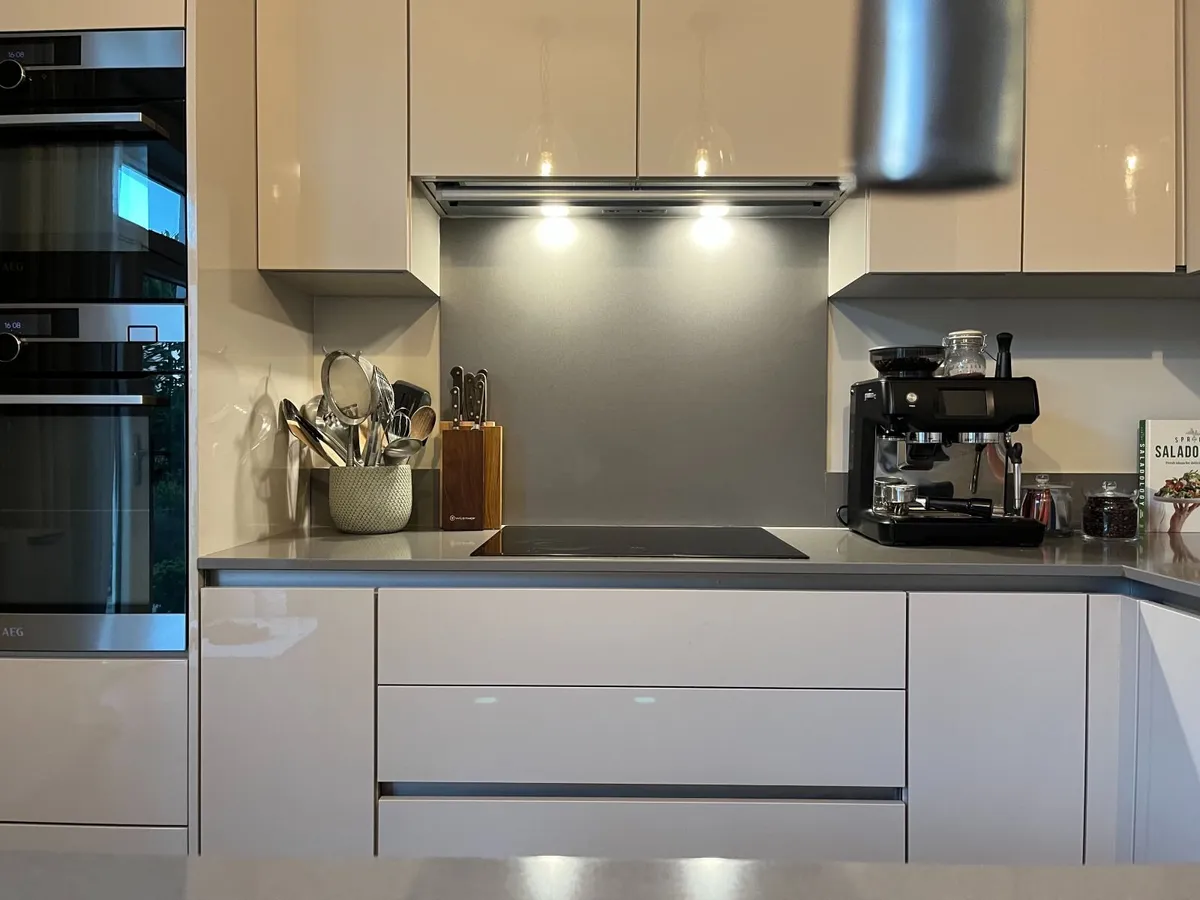 Modern High-Gloss Kitchen & Appliances - Image 3